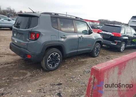 2015 Jeep Renegade Trailhawk из США, поврежденный, VIN ZACCJBCT8FPC02485